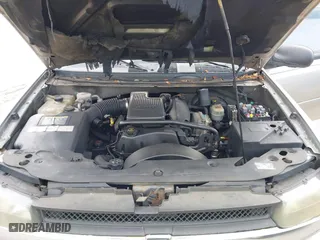 2002 Chevrolet TrailBlazer LTZ with VIN 1GNDS13S422222859, listed as a IAAI auction lot 42001726 with 288,530 mi miles. Bid and sale history available at carsss.com. Image 10.