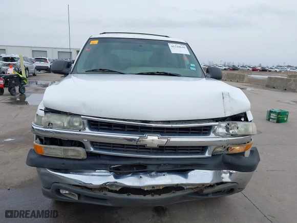 2001 Chevrolet Tahoe LT with VIN 1GNEC13T51R158637, listed as a IAAI auction lot 41718610 with 101,984 mi miles. Bid and sale history available at carsss.com. Image 12.