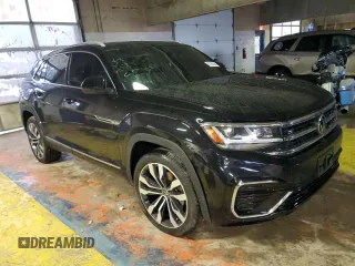 2021 Volkswagen Atlas SEL Premium R-Line with VIN 1V2FE2CA9MC232921, listed as a Copart auction lot 83993304 with 48,077 mi miles and Salvage title. Bid and sale history available at DreamBid. Image 4.
