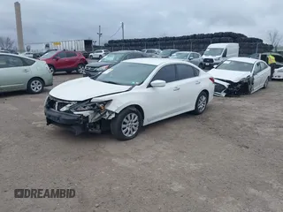 2018 Nissan Altima SR with VIN 1N4AL3AP3JC247169, listed as a IAAI auction lot 41735998 with 98,722 mi miles and . Bid and sale history available at carsss.com. Image 18.