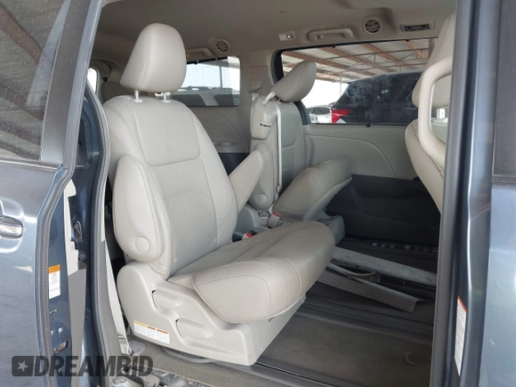 2015 Toyota Sienna XLE with VIN 5TDYK3DC7FS618571, listed as a IAAI auction lot 41930199 with 49,516 mi miles and . Bid and sale history available at carsss.com. Image 8.