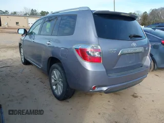 2008 Toyota Highlander Hybrid with VIN JTEEW41A282023570, listed as a IAAI auction lot 41600510 with 206,237 mi miles. Bid and sale history available at carsss.com. Image 3.