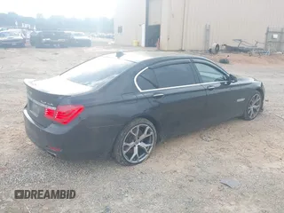 2010 BMW 7 Series 750Li xDrive z VIN WBAKC8C54ACY68974, wystawiony jako IAAI lot #42183526 z przebiegiem 80 415 mil mil oraz . Historia ofert i sprzedaży dostępna na DreamBid. Obrazek 4.