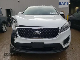 2017 Kia Sorento LX with VIN 5XYPGDA59HG187904, listed as a Copart auction lot 85064304 with 98,268 mi miles and Salvage Title. Bid and sale history available at carsss.com. Image 5.