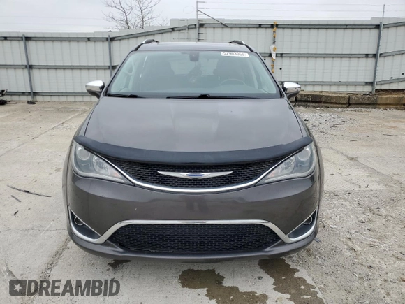 2018 Chrysler Pacifica Limited z VIN 2C4RC1GGXJR115221, wystawiony jako Copart lot #52903055 z przebiegiem 83 838 mil mil oraz Szkody całkowita. Historia ofert i sprzedaży dostępna na DreamBid. Obrazek 5.
