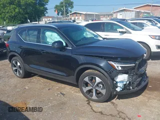 2025 Volvo XC40 Core Bright Theme with VIN YV4L12UJ0S2507803, listed as a IAAI auction lot 42551329 with 6,066 mi miles and . Bid and sale history available at DreamBid. Image 1.