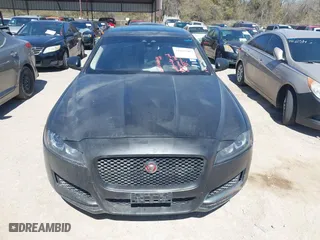 2019 Jaguar XF 25t Premium with VIN SAJBD4FX3KCY79425, listed as a IAAI auction lot 41813505 with 64,787 mi miles. Bid and sale history available at carsss.com. Image 12.