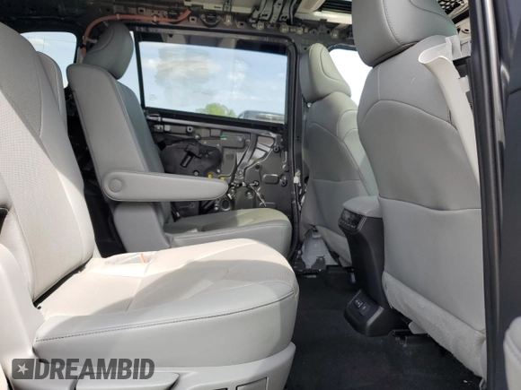 2023 Toyota Highlander L z VIN 5TDKDRAH3PS018604, wystawiony jako Copart lot #54381385 z przebiegiem 27 549 mil mil oraz Szkoda całkowita • Salvage title. Historia ofert i sprzedaży dostępna na DreamBid. Obrazek 11.