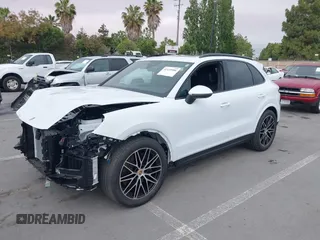 2024 Porsche Cayenne z VIN WP1AA2AY6RDA14314, wystawiony jako IAAI lot #42439986 z przebiegiem 3 212 mil mil oraz . Historia ofert i sprzedaży dostępna na DreamBid. Obrazek 18.