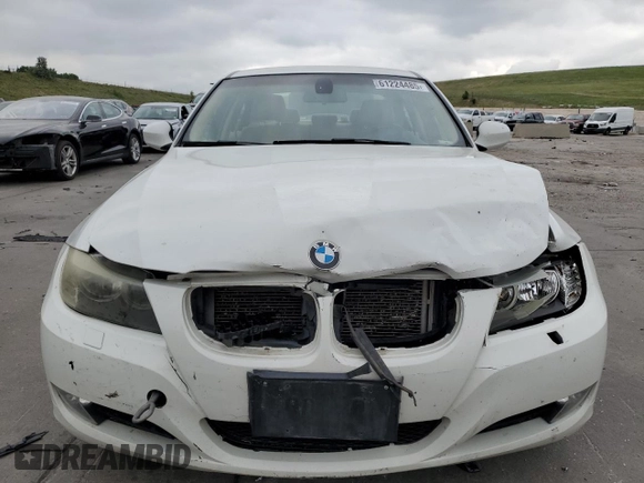 2011 BMW 3 Series 328i xDrive with VIN WBAPK7G5XBNN86258, listed as a Copart auction lot 61224485 with 202,186 mi miles and Salvage title. Bid and sale history available at DreamBid. Image 5.