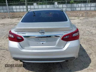2017 Nissan Altima SR z VIN 1N4AL3AP8HC257299, wystawiony jako IAAI lot #42312909 z przebiegiem 50 154 mil mil oraz . Historia ofert i sprzedaży dostępna na DreamBid. Obrazek 16.