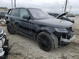 2023 Land Rover Range Rover SE z VIN SALKP9E72PA084611, wystawiony jako Copart lot #52791615 z przebiegiem Nie podano mil oraz Szkoda całkowita • Salvage title. Historia ofert i sprzedaży dostępna na DreamBid. Obrazek 4.