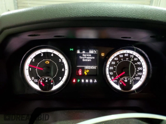 2018 Ram 1500 SLT z VIN 1C6RR6GG8JS126834, wystawiony jako Copart lot #46529825 z przebiegiem 190 240 mil mil oraz Czysty tytuł • Clean title. Historia ofert i sprzedaży dostępna na DreamBid. Obrazek 9.