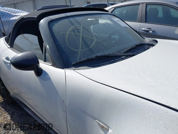 2016 Mazda MX-5 Miata Club z VIN JM1NDAC72G0109482, wystawiony jako IAAI lot #42042540 z przebiegiem 46 853 mil mil oraz . Historia ofert i sprzedaży dostępna na DreamBid. Obrazek 13.