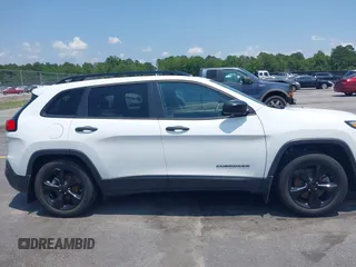 2016 Jeep Cherokee Sport with VIN 1C4PJLAB1GW336793, listed as a IAAI auction lot 42437118 with 8,424 mi miles and . Bid and sale history available at DreamBid. Image 14.