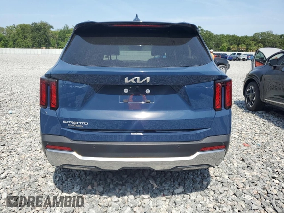 2025 Kia Sorento EX z VIN 5XYRH4JF1SG315168, wystawiony jako Copart lot #59580735 z przebiegiem Nie podano mil oraz Szkoda całkowita • Salvage title. Historia ofert i sprzedaży dostępna na DreamBid. Obrazek 6.