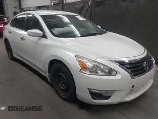 2015 Nissan Altima S z VIN 1N4AL3APXFN301126, wystawiony jako IAAI lot #42116660 z przebiegiem 105 353 mil mil oraz . Historia ofert i sprzedaży dostępna na DreamBid. Obrazek 1.