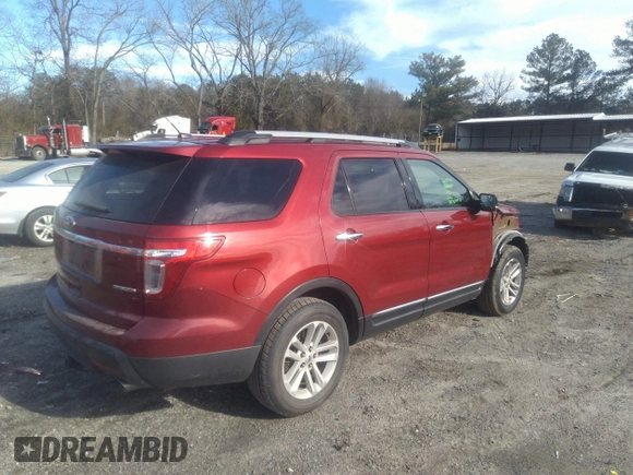 2014 Ford Explorer XLT with VIN 1FM5K7D89EGB61398, listed as a IAAI auction lot 41652715 with 180,785 mi miles. Bid and sale history available at carsss.com. Image 4.