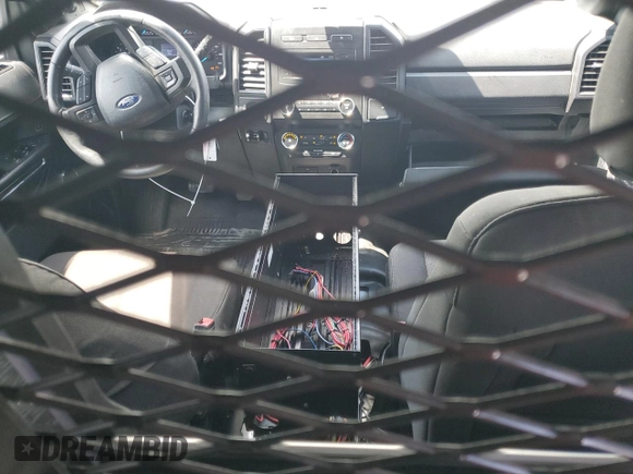 2019 Ford Expedition XL с VIN 1FMJU1FT1KEA12398, выставлен на аукционе Copart как лот 62321135 с пробегом 45 738 миль миль и На запчасти • Non repairable. История ставок и продаж доступна на DreamBid. Изображение 8.