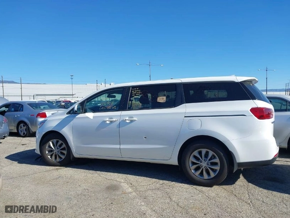 2019 Kia Sedona EX with VIN KNDMB5C18K6552505, listed as a IAAI auction lot 41372767 with 61,268 mi miles. Bid and sale history available at carsss.com. Image 14.