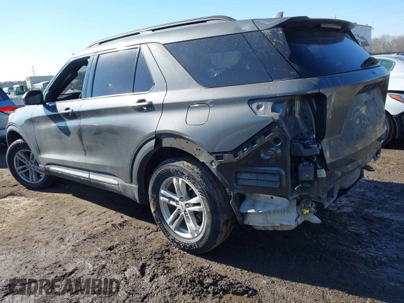 2020 Ford Explorer XLT z VIN 1FMSK8DH0LGA26283, wystawiony jako IAAI lot #41406249 z przebiegiem 85 254 mil mil oraz . Historia ofert i sprzedaży dostępna na DreamBid. Obrazek 3.