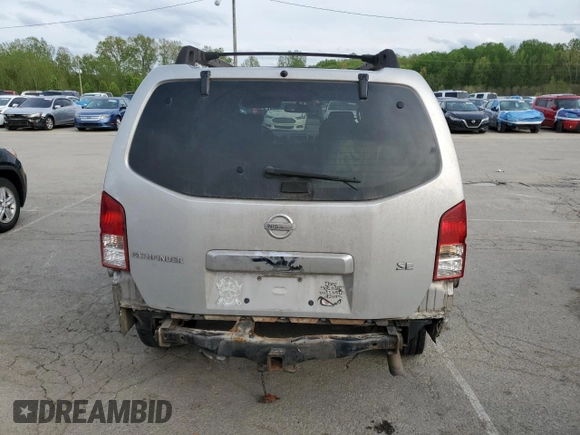 2006 Nissan Pathfinder SE z VIN 5N1AR18U76C662295, wystawiony jako Copart lot #53984805 z przebiegiem 314 037 mil mil oraz Szkoda całkowita • Salvage title. Historia ofert i sprzedaży dostępna na DreamBid. Obrazek 6.