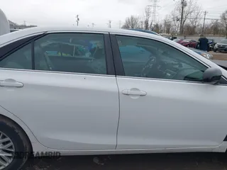 2016 Toyota Camry XLE with VIN 4T1BF1FKXGU227846, listed as a IAAI auction lot 41842937 with 58,146 mi miles. Bid and sale history available at carsss.com. Image 13.