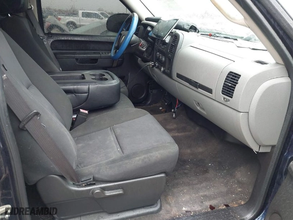2011 Chevrolet Silverado 1500 LS with VIN 3GCPCREA0BG155187, listed as a IAAI auction lot 41343114 with 96,458 mi miles. Bid and sale history available at carsss.com. Image 5.