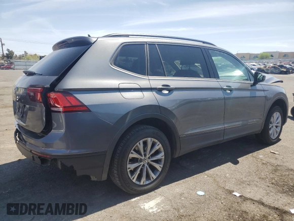 2020 Volkswagen Tiguan S z VIN 3VV1B7AX8LM053566, wystawiony jako Copart lot #53362515 z przebiegiem 87 450 mil mil oraz Szkoda całkowita • Salvage title. Historia ofert i sprzedaży dostępna na DreamBid. Obrazek 3.