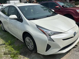 2016 Toyota Prius Two z VIN JTDKBRFU2G3510506, wystawiony jako Copart lot #60991615 z przebiegiem Nie podano mil oraz Czysty tytuł • Clean title. Historia ofert i sprzedaży dostępna na DreamBid. Obrazek 1.