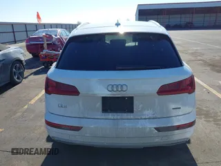 2019 Audi Q5 Premium with VIN WA1ANAFY1K2112607, listed as a IAAI auction lot 41482680 with 58,000 mi miles. Bid and sale history available at carsss.com. Image 17.