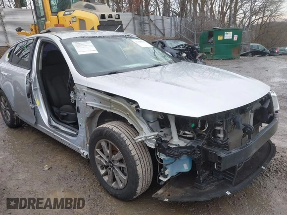 2016 Kia Optima LX Turbo with VIN 5XXGT4L1XGG006432, listed as a IAAI auction lot 41620038 with 137,210 mi miles. Bid and sale history available at carsss.com. Image 1.