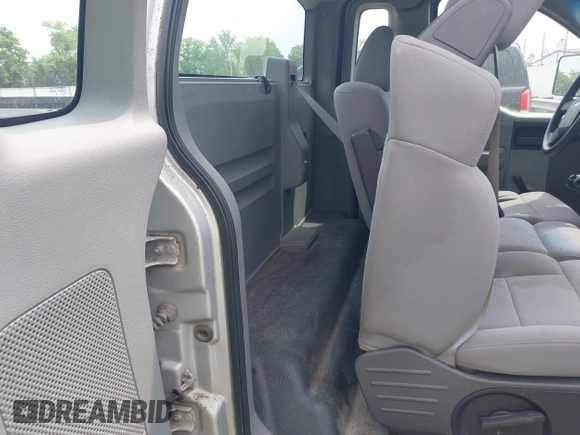 2005 Ford F-150 XL with VIN 1FTRF12235NB68090, listed as a IAAI auction lot 42472767 with 199,255 mi miles and . Bid and sale history available at DreamBid. Image 8.