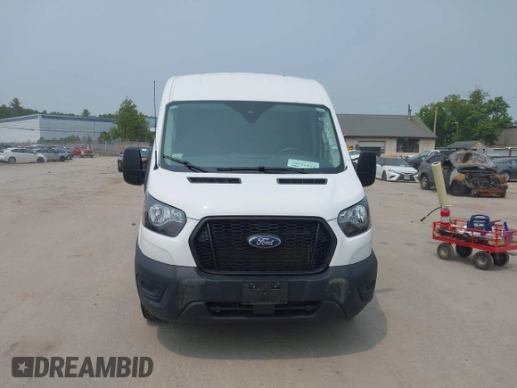 2024 Ford Transit Cargo with VIN 1FTBR2C82RKA72122, listed as a IAAI auction lot 42432209 with 26,806 mi miles and . Bid and sale history available at DreamBid. Image 12.