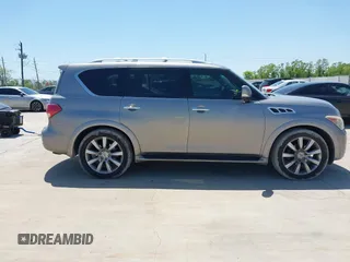 2013 Infiniti QX56 z VIN JN8AZ2NC1D9330213, wystawiony jako IAAI lot #41988856 z przebiegiem 225 222 mil mil oraz . Historia ofert i sprzedaży dostępna na DreamBid. Obrazek 13.