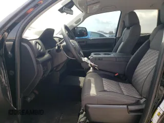 2021 Toyota Tundra SR z VIN 5TFRY5F17MX286018, wystawiony jako Copart lot #61780125 z przebiegiem 83 161 mil mil oraz Szkoda całkowita • Salvage title. Historia ofert i sprzedaży dostępna na DreamBid. Obrazek 7.