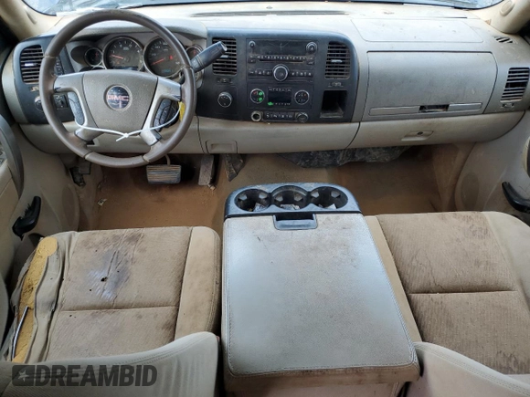 2011 GMC Sierra 2500HD SLE z VIN 1GT120C83BF159109, wystawiony jako Copart lot #51218225 z przebiegiem 259 160 mil mil oraz Szkoda całkowita • Salvage title. Historia ofert i sprzedaży dostępna na DreamBid. Obrazek 8.