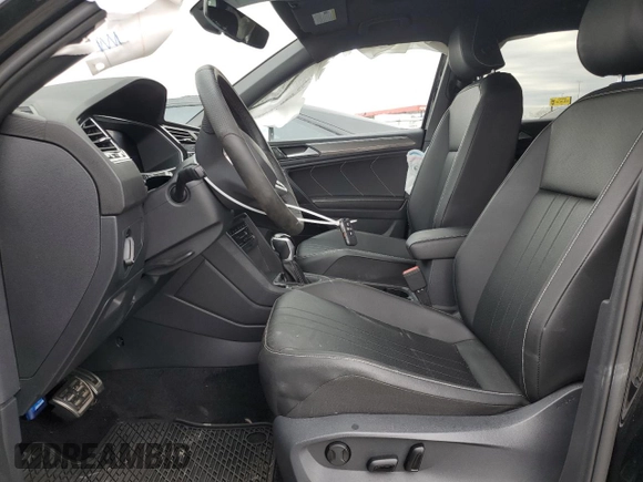 2022 Volkswagen Tiguan SE R-Line Black with VIN 3VV8B7AX0NM155204, listed as a Copart auction lot 44393685 with 21,812 mi miles and Salvage Title. Bid and sale history available at DreamBid. Image 7.