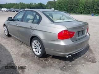 2009 BMW 3 Series 328i z VIN WBAPH77559NM47504, wystawiony jako IAAI lot #42474817 z przebiegiem 130 176 mil mil oraz . Historia ofert i sprzedaży dostępna na DreamBid. Obrazek 3.