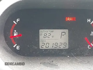 2009 Pontiac Vibe 1SB z VIN 5Y2SP670X9Z428888, wystawiony jako IAAI lot #42050932 z przebiegiem 201 929 mil mil oraz . Historia ofert i sprzedaży dostępna na DreamBid. Obrazek 15.