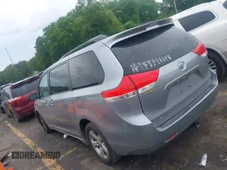 2014 Toyota Sienna LE AAS с VIN 5TDKK3DC6ES424568, выставлен на аукционе IAAI как лот 42067795 с пробегом 148 218 миль миль и . История ставок и продаж доступна на DreamBid. Изображение 14.