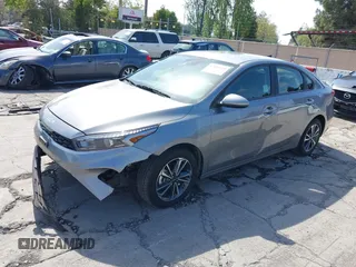 2024 Kia Forte LXS z VIN 3KPF24AD5RE759745, wystawiony jako IAAI lot #42101425 z przebiegiem 13 165 mil mil oraz . Historia ofert i sprzedaży dostępna na DreamBid. Obrazek 17.