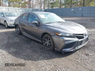 2022 Toyota Camry SE with VIN 4T1G11AK1NU643969, listed as a IAAI auction lot 41493752 with 83,451 mi miles. Bid and sale history available at carsss.com. Image 1.