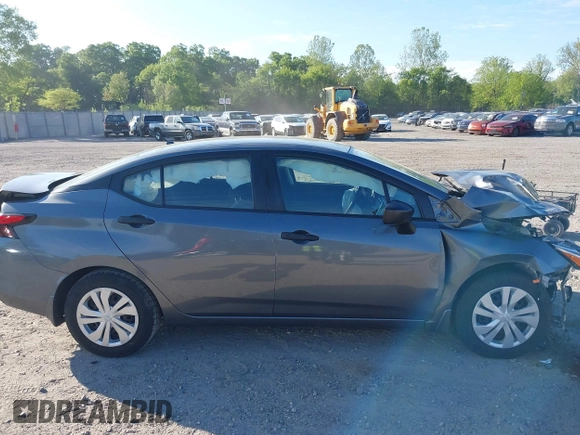 2020 Nissan Versa S z VIN 3N1CN8DV1LL834727, wystawiony jako IAAI lot #42210192 z przebiegiem 83 630 mil mil oraz . Historia ofert i sprzedaży dostępna na DreamBid. Obrazek 14.
