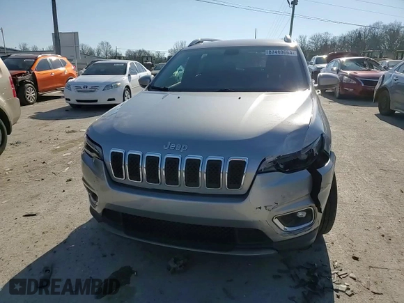 2019 Jeep Cherokee Limited с VIN 1C4PJLDB1KD185048, выставлен на аукционе Copart как лот 87480664 с пробегом 186 938 миль миль и Списание • Salvage title. История ставок и продаж доступна на DreamBid. Изображение 12.
