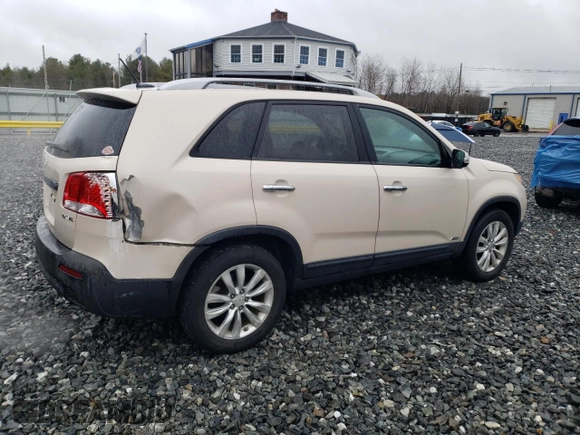 2011 Kia Sorento EX with VIN 5XYKUDA25BG040110, listed as a Copart auction lot 52195765 with 94,634 mi miles and Clean Title. Bid and sale history available at carsss.com. Image 3.