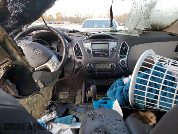 2010 Hyundai Tucson GLS with VIN KM8JU3AC1AU092227, listed as a Copart auction lot 47579144 with Not Provided miles and Non Repairable. Bid and sale history available at DreamBid. Image 8.