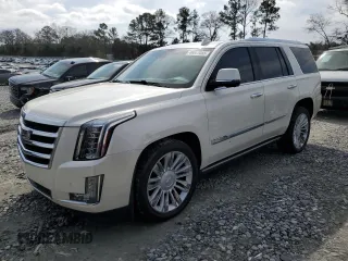2015 Cadillac Escalade Premium z VIN 1GYS3NKJ8FR598839, wystawiony jako Copart lot #49067055 z przebiegiem 191 652 mil mil oraz Tytuł czysty. Historia ofert i sprzedaży dostępna na DreamBid. Obrazek 1.