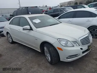 2012 Mercedes-Benz E-Class E 350 Luxury with VIN WDDHF5KB0CA588841, listed as a IAAI auction lot 41371990 with 108,480 mi miles. Bid and sale history available at carsss.com. Image 13.