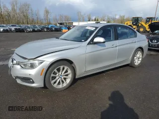 2018 BMW 3 Series 320i z VIN WBA8A9C57JAD27972, wystawiony jako Copart lot #51279135 z przebiegiem 64 444 mil mil oraz Szkoda całkowita • Salvage title. Historia ofert i sprzedaży dostępna na DreamBid. Obrazek 1.